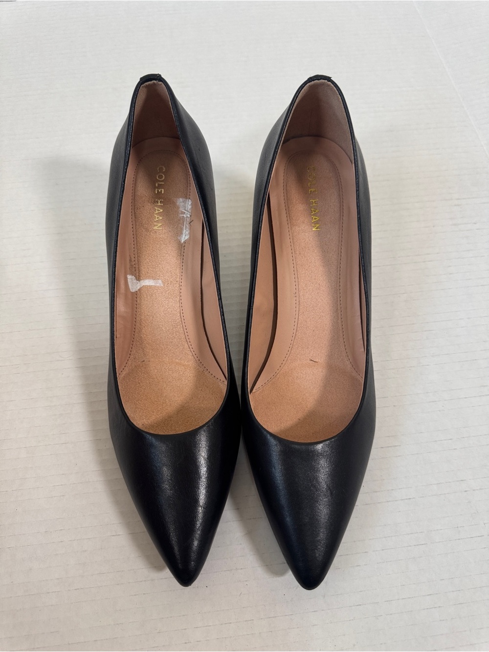 Cole Haan Black Leather Kitten Heels Pumps Womens 9 Career Classic Damaged - Picture 5 of 10